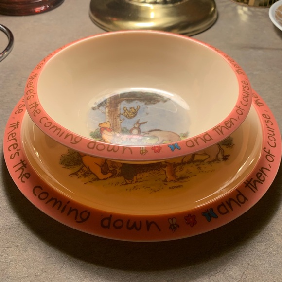 Classic Winnie the Pooh plastic plate, bowl and sippy cup - Picture 2 of 16